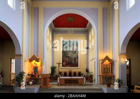 Intérieur de l'église Maria Auxiliadora, ville de Puerto Natales, Patagonia, Chili, Amérique du Sud Banque D'Images