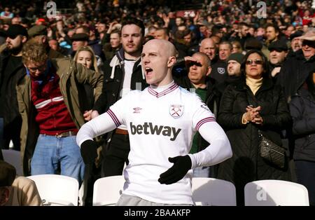 Des gestes de fan de West Ham United Banque D'Images