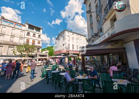 France, Parc National des Cévennes, le Vigan, journée du marché, café-terrasse Banque D'Images