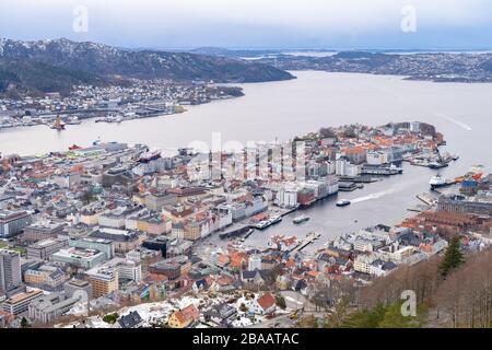 Bergen, Norvège. Centre-ville historique de Bergen et port. Banque D'Images