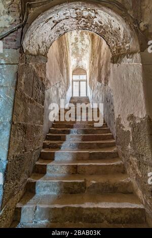 Écuries de Castillo de San Fernando (château de Sant Ferran) forteresse militaire, plus grande forteresse bastionnée en Europe. Figueras, Espagne Banque D'Images