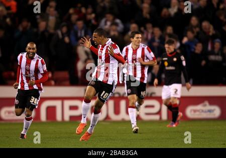 Nick Blackman de Sheffield United célèbre son troisième but Banque D'Images