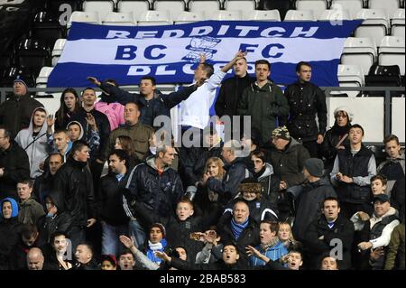 Les fans de Birmingham City montrent leur soutien dans les stands Banque D'Images