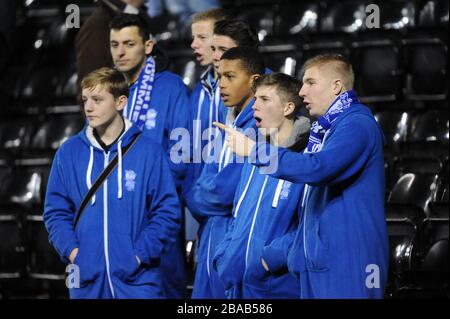 Les fans de Birmingham City montrent leur soutien dans les stands Banque D'Images