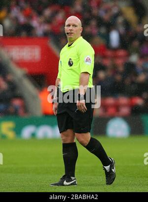 Match arbitre Simon Hooper Banque D'Images