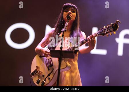 28 octobre 2017. Mon Laferte , cantte chilena durante su concierto en el festival Tecate Sonoro. (Foto: Luis Gutierrez /NortePhoto.com) Banque D'Images