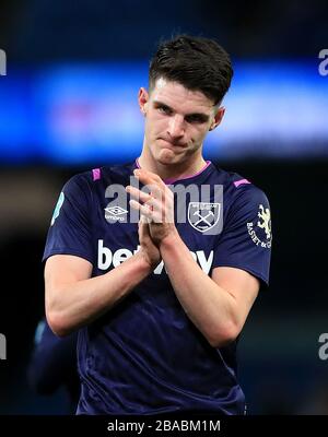 Le riz Declan de West Ham United reconnaît les fans après le coup de sifflet final Banque D'Images