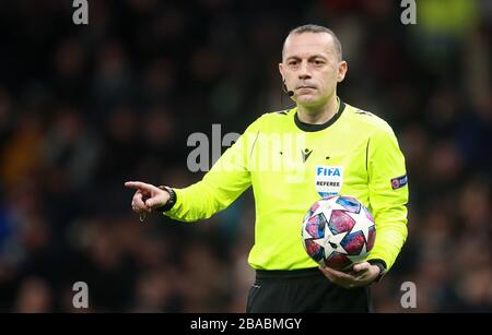 Match arbitre Cuneyt Cakir Banque D'Images