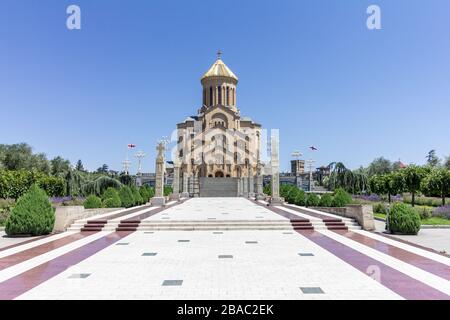 La cathédrale Sainte-Trinité de Tblisi est la principale cathédrale orthodoxe géorgienne Banque D'Images