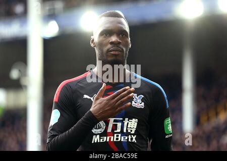 Christian Benteke du Crystal Palace célèbre avoir marqué le premier but du jeu de son côté Banque D'Images