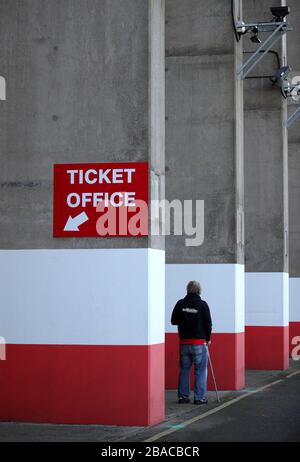 Vue générale d'un ventilateur à l'extérieur du City Ground Banque D'Images