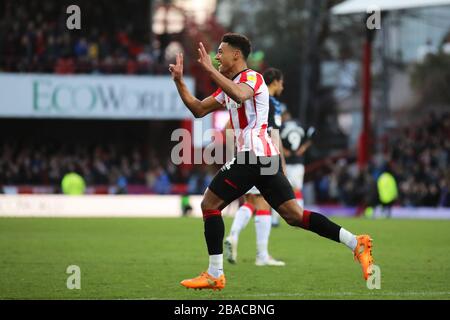 Ollie Watkins de Brentford célèbre son troisième but Banque D'Images