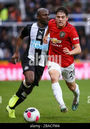 Daniel James de Manchester United et JETRO Willems de Newcastle United - Newcastle United / Manchester United, Premier League, St James' Park, Newcastle upon Tyne, Royaume-Uni - 6 octobre 2019 usage éditorial exclusif - les restrictions DataCo s'appliquent Banque D'Images