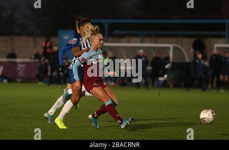 West Ham United's Alisha Lehmann obtient le deuxième but de son côté du jeu Banque D'Images