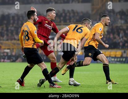 Roberto Firmino de Liverpool obtient le deuxième but de son côté du jeu Banque D'Images