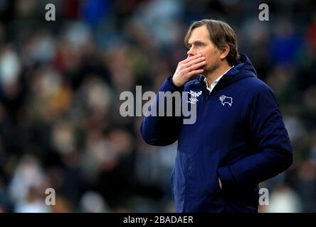 Phillip Cocu, le directeur du comté de Derby, réagit sur l'écran tactile Banque D'Images