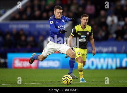 Jamie Vardy (à gauche) de Leicester City en action Banque D'Images