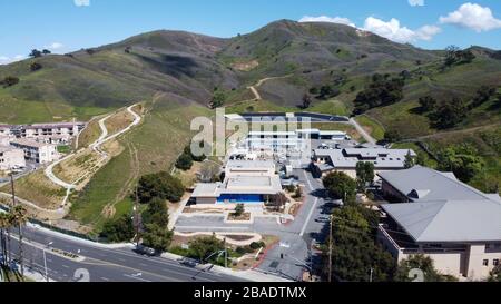 Vue aérienne générale sur la colline au-dessus du district municipal d'eau de Las Virgenes où Kobe Bryant, fille Gianna Bryant et sept autres personnes ont été tuées dans un accident d'hélicoptère, jeudi 26 mars 2020, à Calabasas, Californie Kobe Bryant était parmi les neuf personnes tuées dans un accident d'hélicoptère dimanche, Le 26 janvier 2020, lorsqu'un hélicoptère Sikorsky S-76 B, piloté par Ara Zobayan, s'est écrasé à environ 30 milles au nord-ouest du centre-ville de Los Angeles, en route de l'aéroport John Wayne à l'aéroport de Camarillo. (Photo par IOS/Espa-Images) Banque D'Images