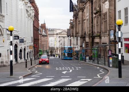 Vider King Street un samedi après-midi pendant la pandémie de COVID 19 de Coronavirus, mars 2020, le notaire Angleterre Royaume-Uni Banque D'Images