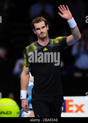 Andy Murray, de Grande-Bretagne, célèbre la défaite de JO Wilfried Tsonga, en France Banque D'Images