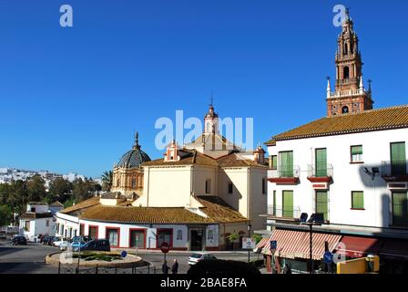 Vue élevée de l'église St Peters (Iglesia de San Pedro), Carmona, Espagne. Banque D'Images