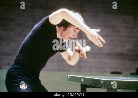 Joueur de tennis de table anglais Paul Day en action. Vers 1980. Banque D'Images