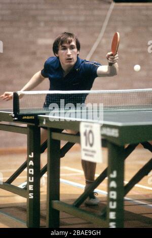 Joueur de tennis de table anglais Paul Day en action. Vers 1980. Banque D'Images