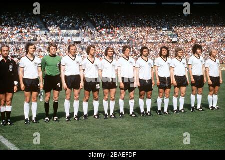 Groupe d'équipe Allemagne de l'Ouest. l-r Franz Beckenbauer, Sepp Maier, Rainer Bonhof, Bernd Holzenbein, Herbert Wimmer, Gerd Muller, Wolfgang Overath, Dieter Herzog, Paul Breitner, Berti Vogts Banque D'Images