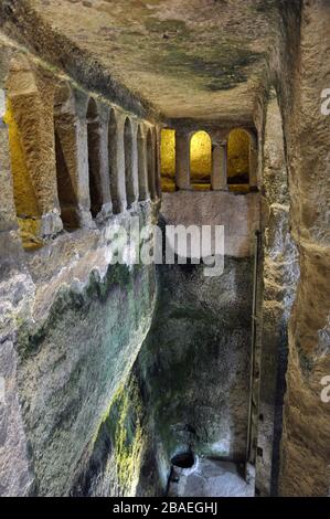 Église Saint Jean à Aubeterre sur Dronne, église souterraine construite au XIIe siècle Banque D'Images