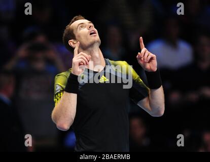 Andy Murray, de Grande-Bretagne, célèbre la victoire contre Tomas Berdych de la République tchèque Banque D'Images