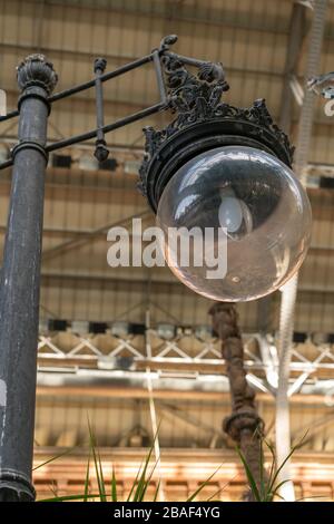 Lampe pour les installations d'éclairage dans une serre en hiver. Banque D'Images