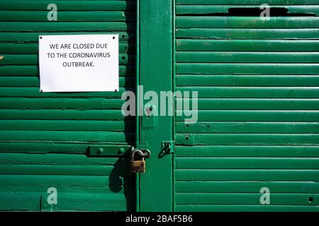 Les entreprises de Deptford High St, Londres, Royaume-Uni ont fermé leurs portes en raison de Coronavirus. Banque D'Images