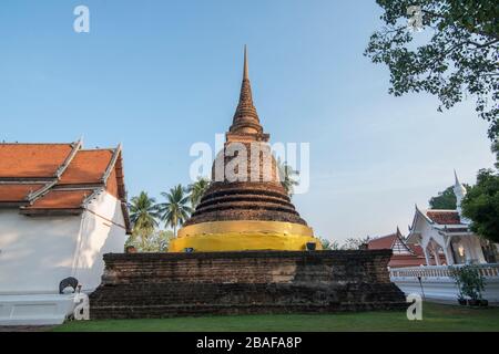 Le temple Wat Tra Phang Thong dans le parc historique de Sukhothai dans le Provin Sukhothai en Thaïlande. Thaïlande, Sukhothai, novembre 2019 Banque D'Images