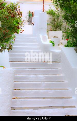 Marches blanches menant à la maison, architecture grecque traditionnelle, Santorin, Grèce Banque D'Images