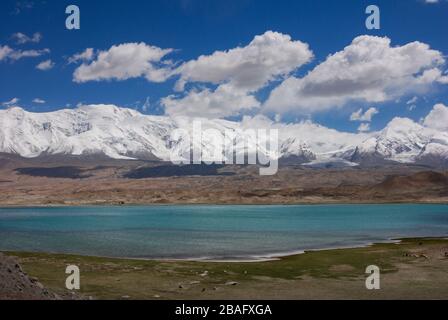 Lac Kala Kule dans la préfecture d'Altay, Xinjiang, Chine. Banque D'Images