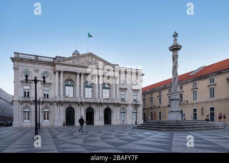 Lisbonne, Portugal - 01 juin 2018: Place municipale avec l'Hôtel de Ville et l'oreiller de Lisbonne (Portugais: Pelourinho de Lisboa). Banque D'Images