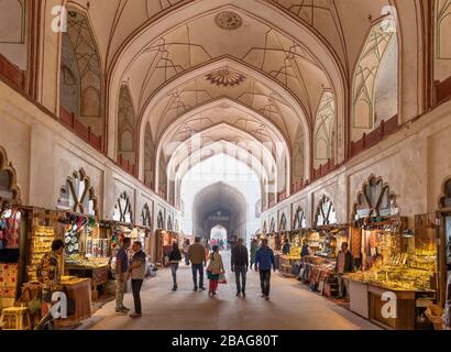 La Chatta Chowk (bazar couvert) dans le fort rouge, Delhi, Inde Banque D'Images