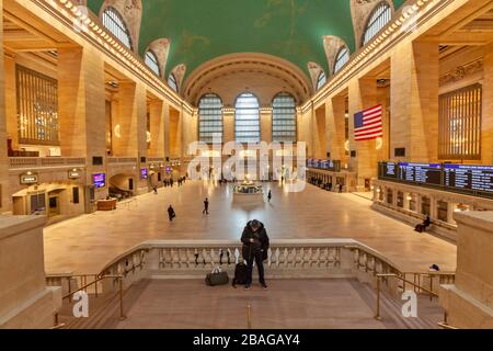 Très peu de passagers à la gare Grand Central de New York en raison de COVID-19, Coronavirus. Banque D'Images