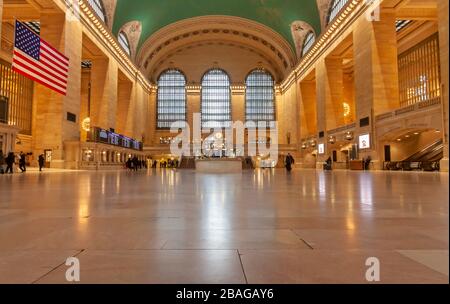 Très peu de passagers à la gare Grand Central de New York en raison de COVID-19, Coronavirus. Banque D'Images