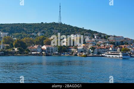 Kinaliada, l'une des îles des Princes, également appelée Adalar, dans la mer de Marmara au large de la côte d'Istanbul Banque D'Images