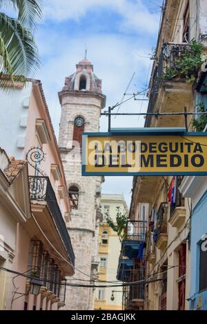 Le célèbre hantent de Hemingway la Bodeguita del Medio, la Havane, Cuba Banque D'Images