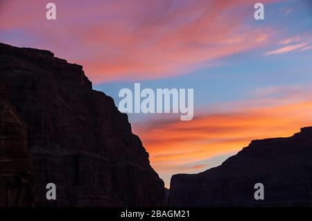 Coucher de soleil, vue sur Whitmore Canyon, Monument national du Grand Canyon-Parashant, Arizona Strip, Arizona. Banque D'Images