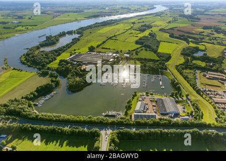 Emmerich marina avec réflexion solaire sur le Bas-Rhin à Emmerich, 01.08.2013, vue aérienne, Allemagne, Rhénanie-du-Nord-Westphalie, Bas-Rhin, Emmerich Banque D'Images