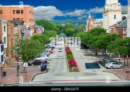 Vue sur le quartier historique de downton à Harrisburg, en Pennsylvanie, depuis les marches du Capitole Banque D'Images