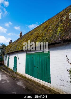 Cottage à chaume, North Wessex Downs, Great Bedwyn, Wiltshire, Angleterre, Royaume-Uni, GB. Banque D'Images