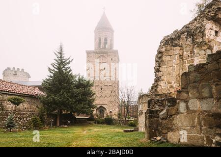 Ninotsminda Village, région de Kakheti, Géorgie. Ruines de l'ancienne église Monastère de Saint Nino, Ninotsminda près de Sagarejo. Monastère fut l'un des plus import Banque D'Images