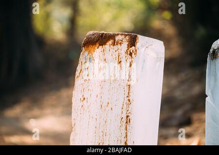 Goa, Inde. Gros morceaux de glace sur sable. Banque D'Images