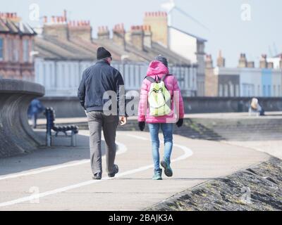 Sheerness, Kent, Royaume-Uni. 28 mars 2020. Royaume-Uni : une matinée ensoleillée, venteuse et froide à Sheerness, Kent. Crédit: James Bell/Alay Live News Banque D'Images