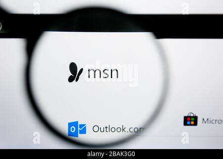 Los Angeles, Californie, États-Unis - 25 juin 2019: Exemple Editorial de la page d'accueil du site MSN. Logo MSN visible sur l'écran. Banque D'Images