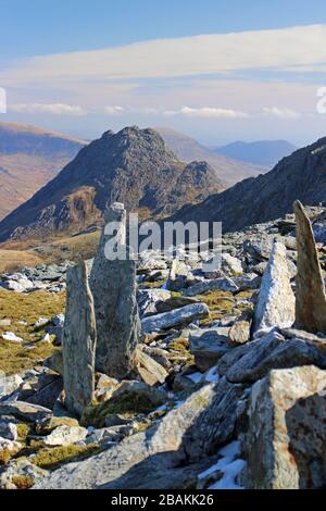 Tryfan et Gribin crête vue des pentes de la crête senior enRoute à Glydr Fawr Banque D'Images